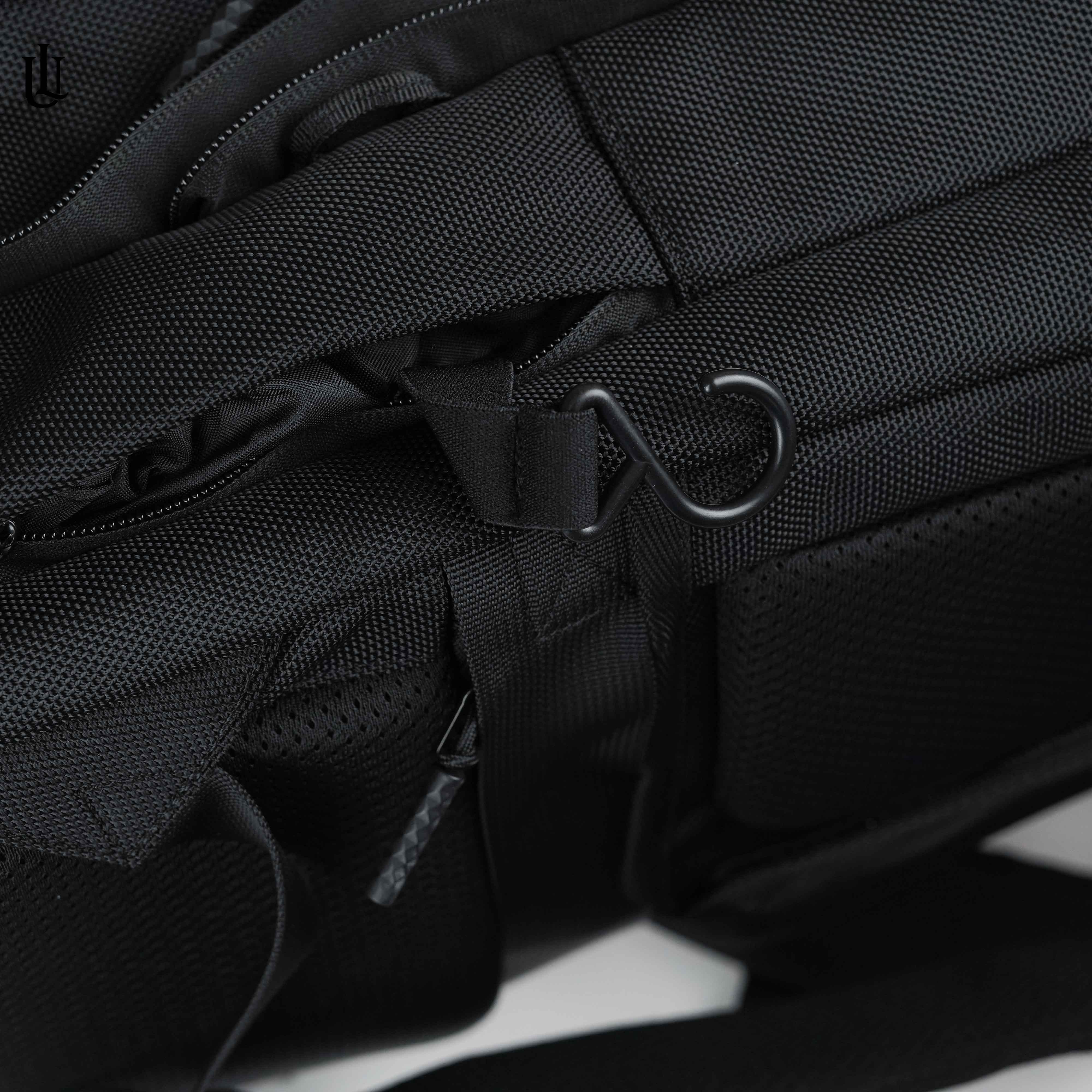 UrbanFlex Expandable Smart Backpack