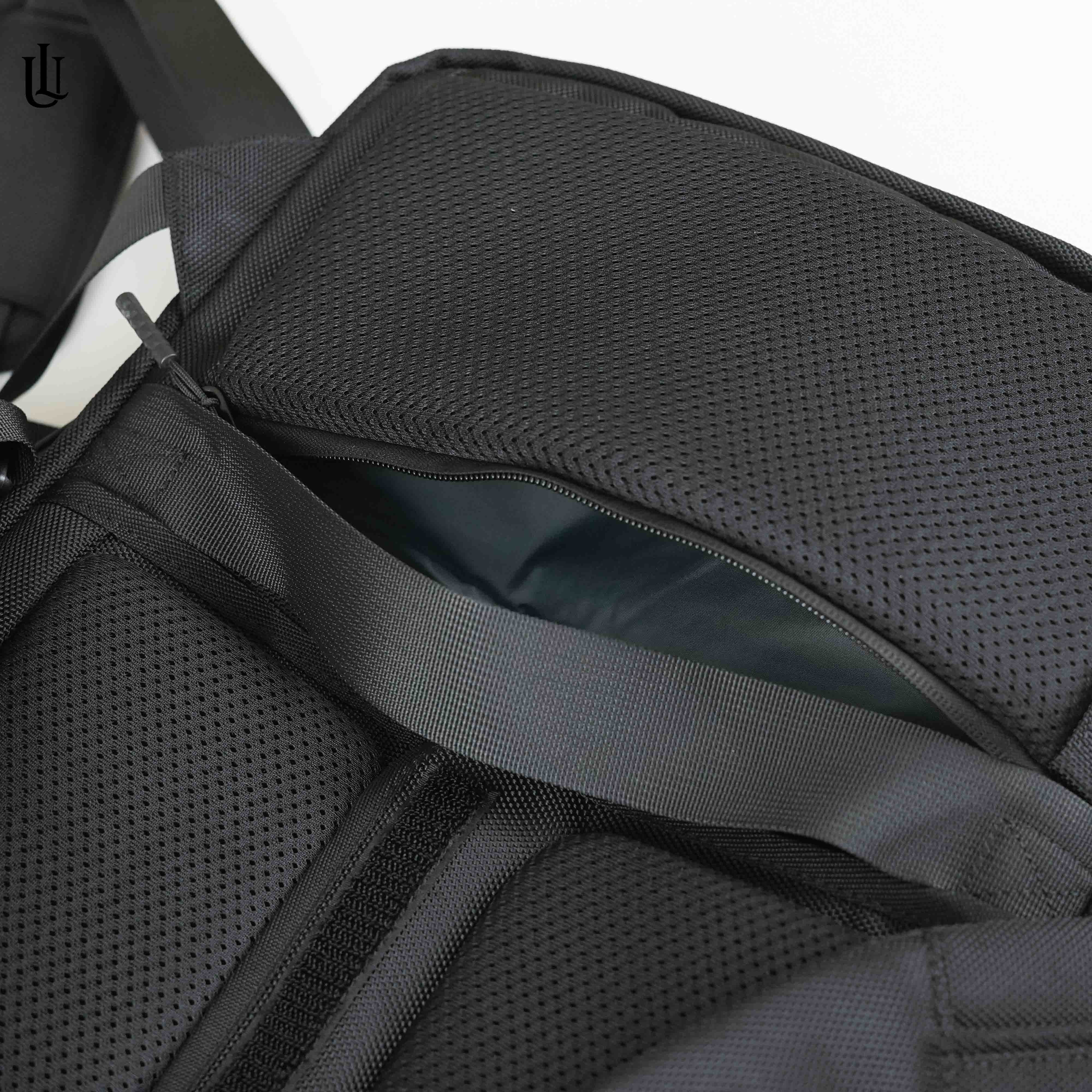 UrbanFlex Expandable Smart Backpack